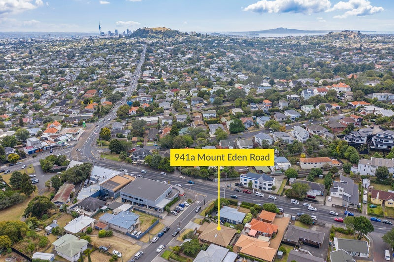 1/2 Roskill Way, Three Kings, Auckland - Carousel 2