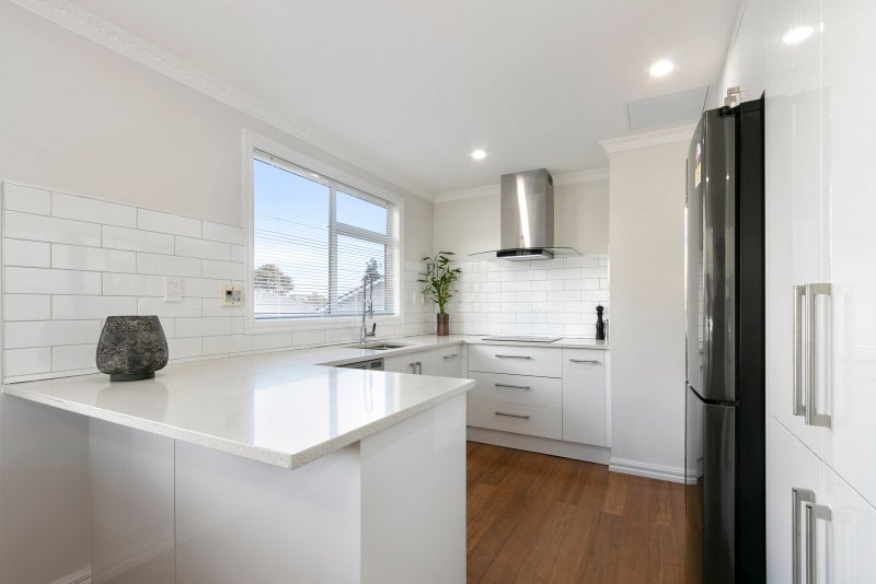 2/35 Leighton Avenue, Waiwhetu, Lower Hutt - Carousel 2