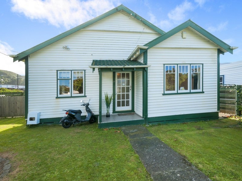 39 Wakefield Street, Alicetown, Lower Hutt - Carousel 1