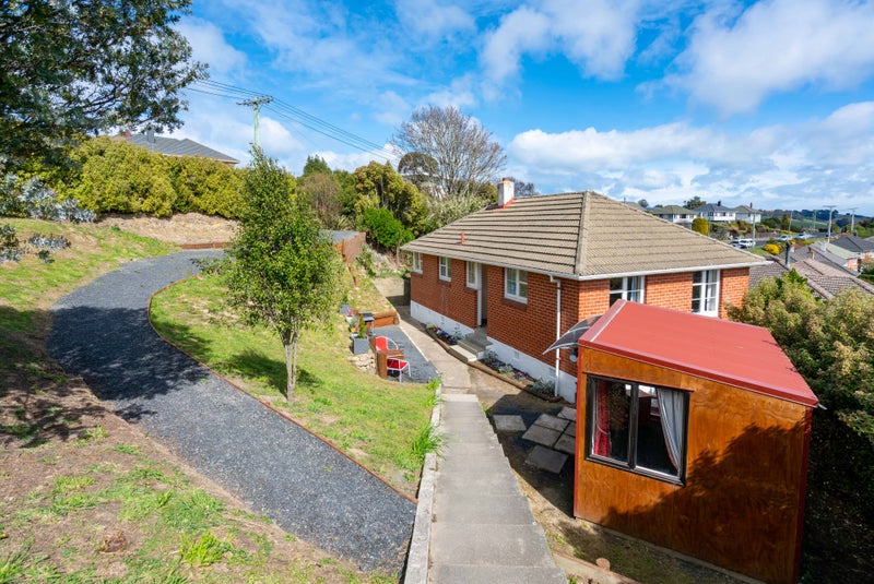66 Riselaw Road, Calton Hill, Dunedin - Carousel 1