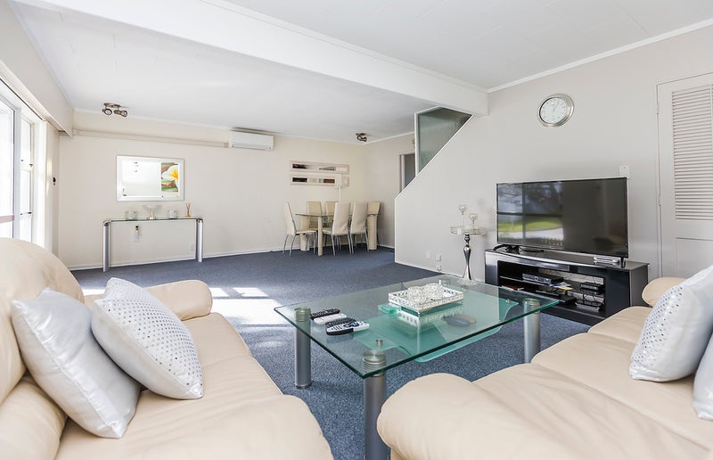 48 Akaroa Drive, Maupuia, Wellington - Carousel 1