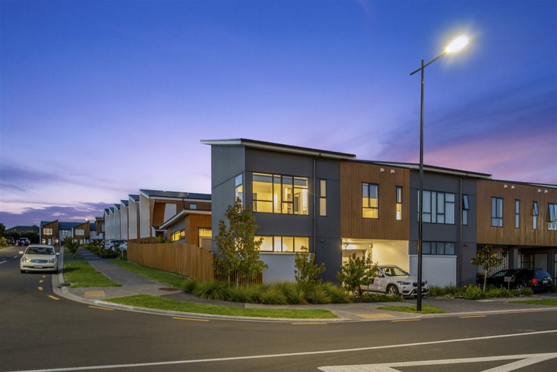 2 Gateway Avenue, Beachlands, Auckland - Carousel 2