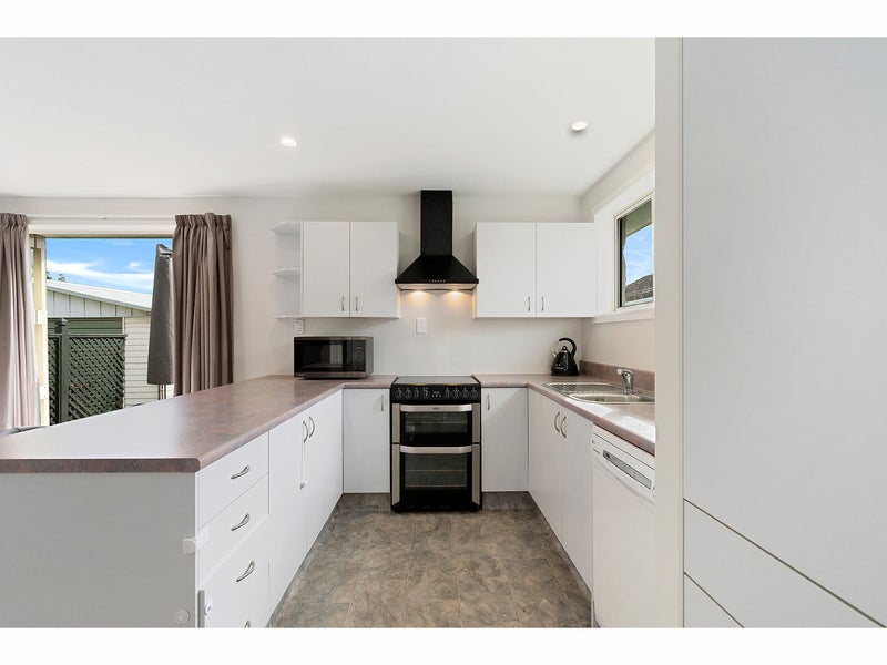 36 Oakley Crescent, Hornby, Christchurch - Carousel 2