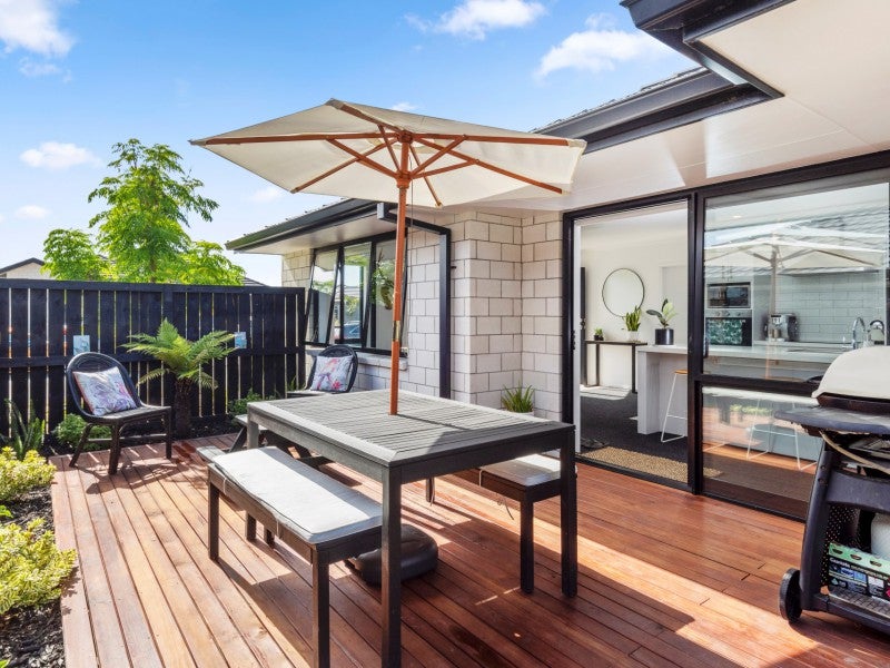 44 Kuru Place, Papamoa - Carousel 1