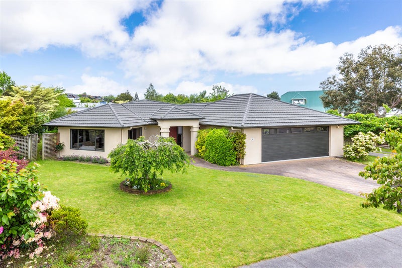 17 Robinson Terrace, Rangatira Park, Taupo - Carousel 1