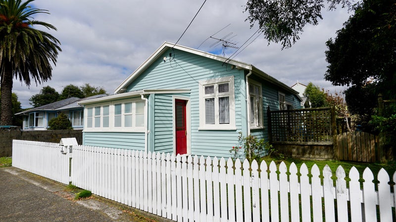 3/6 Totara Street, Trentham, Upper Hutt - Carousel 1