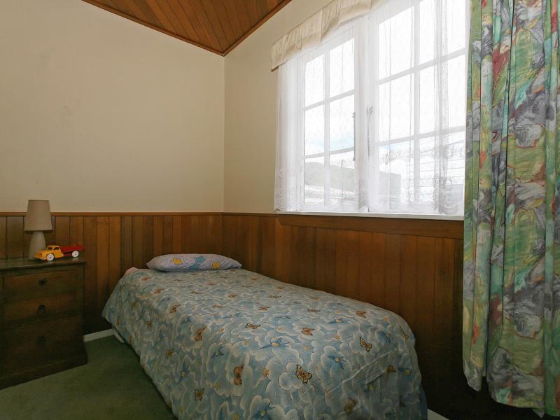 13 York Street, Moera, Lower Hutt - Carousel 12