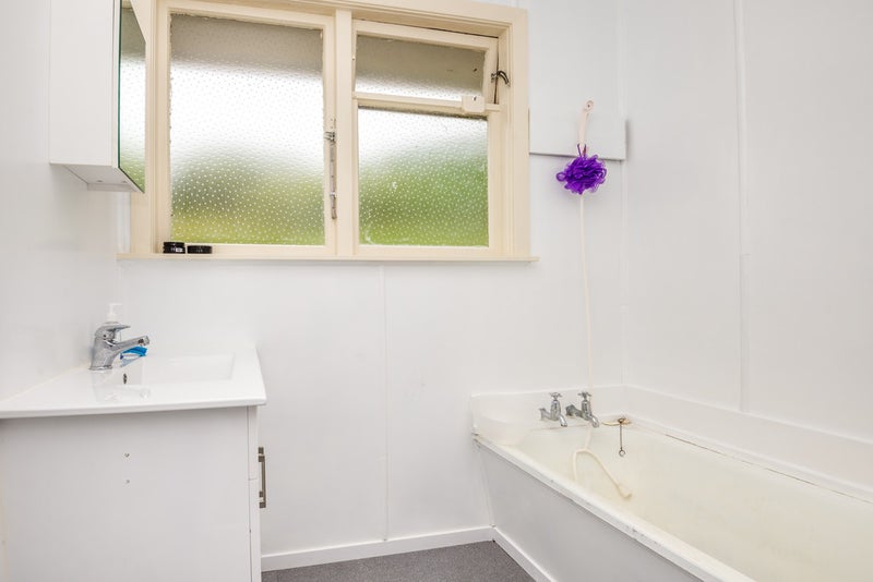 48 Gloucester Street, Cannons Creek, Porirua - Carousel 13