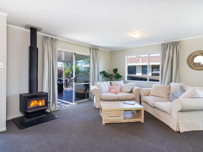 2 Swan Close, Richmond Heights, Taupo - Carousel 2