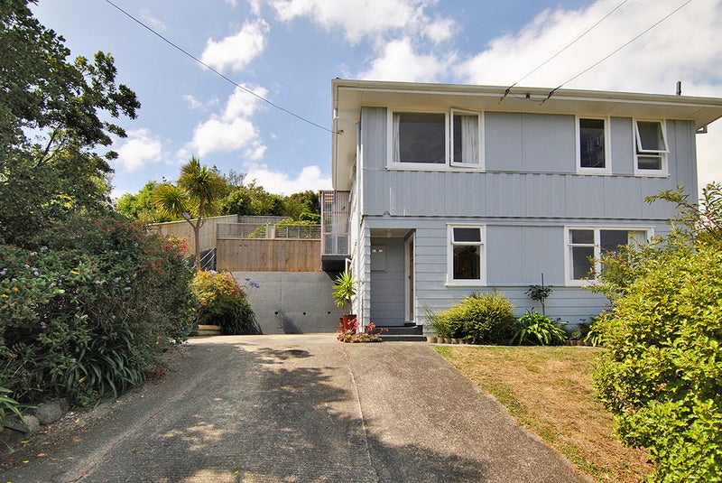 53 Owhiti Street, Titahi Bay, Porirua - Carousel 1