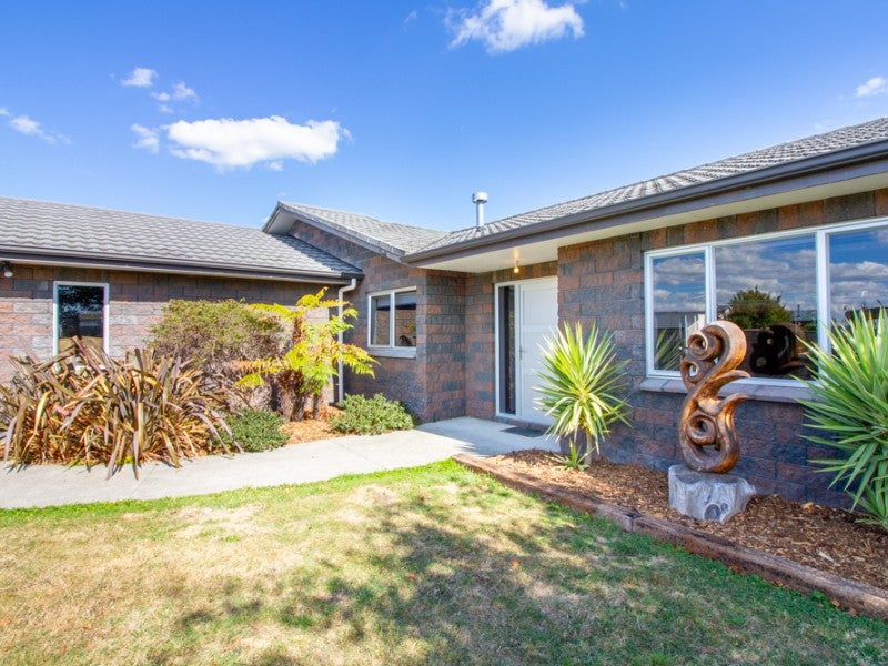 174 Schnell Drive, Kelvin Grove, Palmerston North - Carousel 2
