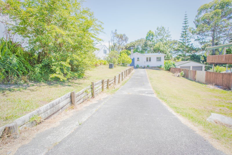 48 Elliston Crescent, Stanmore Bay, Whangaparaoa - Carousel 2