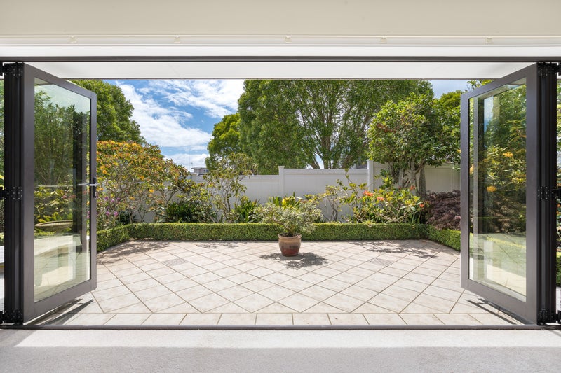 1/26 Sudeley Street, Orakei, Auckland - Carousel 1