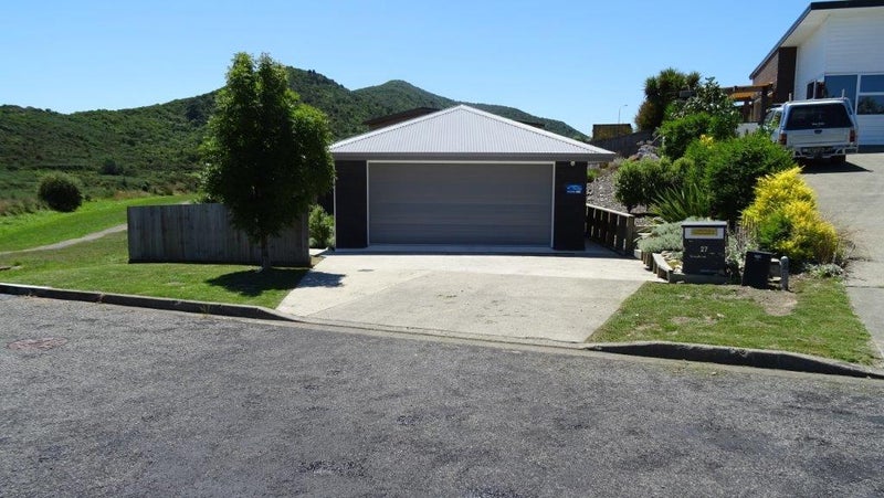 27 Admiralty Place, Waikawa, Picton - Carousel 19