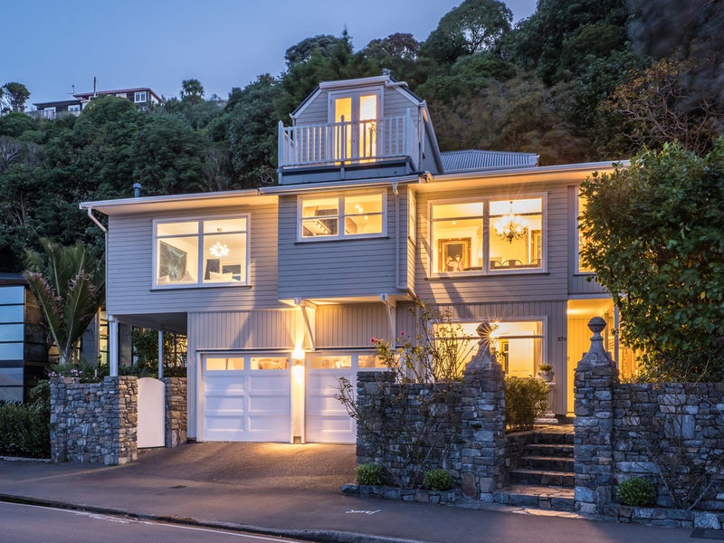 379 Karaka Bay Road, Karaka Bays, Wellington - Carousel 1