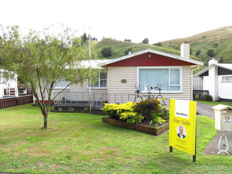 25 Turoa Road, Whanganui East, Whanganui - Carousel 2