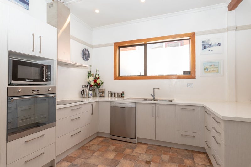 15 Caversham Place, Caversham, Dunedin - Carousel 2