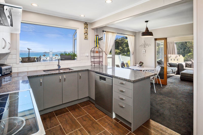 66 Dowse Drive, Maungaraki, Lower Hutt - Carousel 2