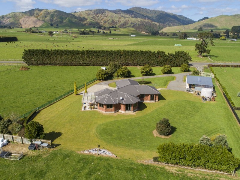 689 Makerua Road, Tokomaru, Palmerston North - Carousel 1
