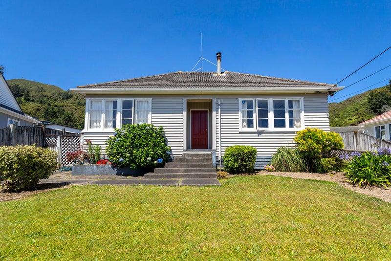 1/11 Newcombe Street, Naenae, Lower Hutt - Carousel 1