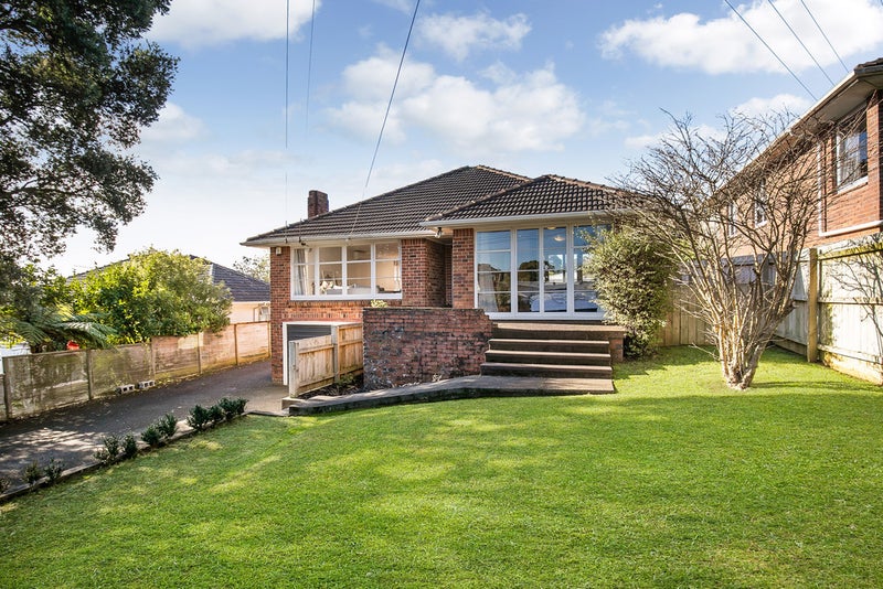 6 Carlton Street, Hillsborough, Auckland - Carousel 2