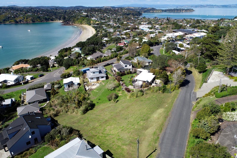 54 Tiri Road, Oneroa, Waiheke Island - Carousel 1