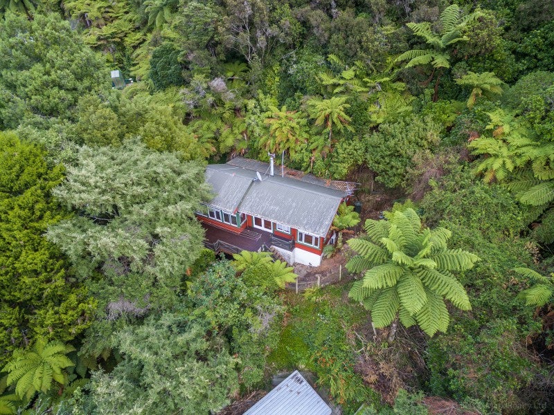 30 Wyndham Road, Pinehaven, Upper Hutt - Carousel 1