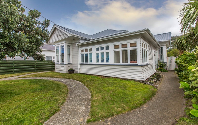 194 Onepu Road, Lyall Bay, Wellington - Carousel 2
