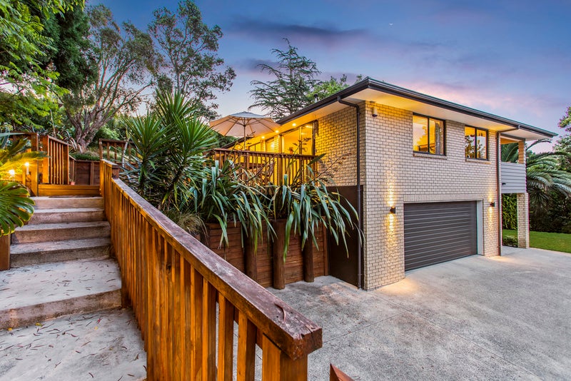 12A Pendlebury Street, Green Bay, Auckland - Carousel 2