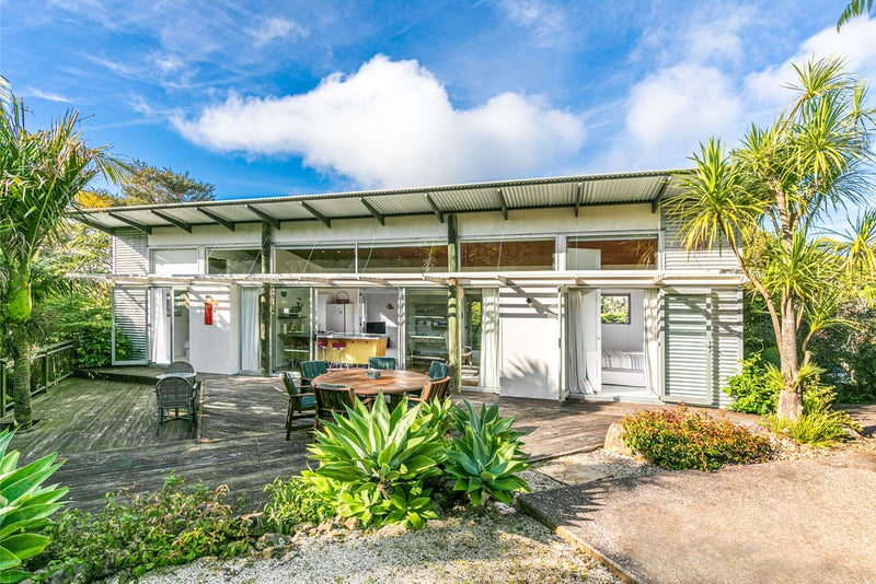 47 Hauraki Road, Oneroa, Waiheke Island - Carousel 1