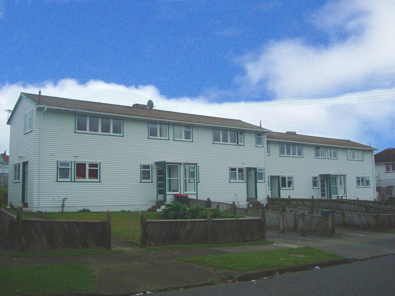 30 Hereford Street, Cannons Creek, Porirua - Carousel 2