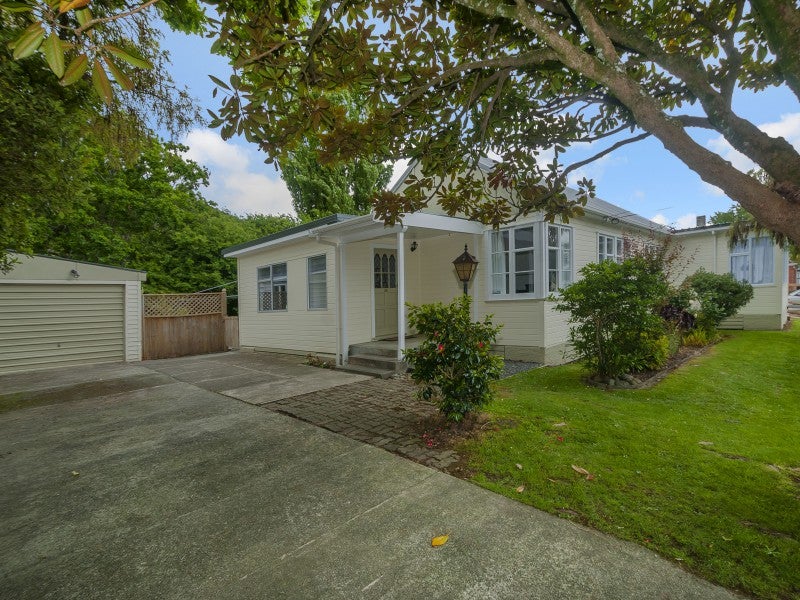98 Waddington Drive, Naenae, Lower Hutt - Carousel 1