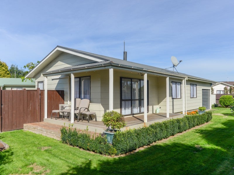 1112 Francis Hicks Avenue, Camberley, Hastings - Carousel 1