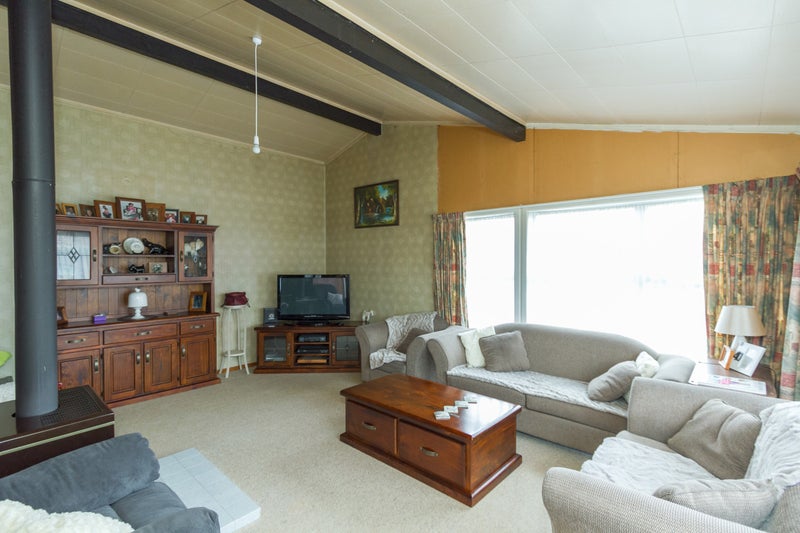 19 Cricket Place, Melville, Hamilton - Carousel 2