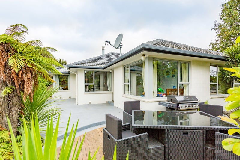 49 Kathleen Crescent, Hornby, Christchurch - Carousel 1