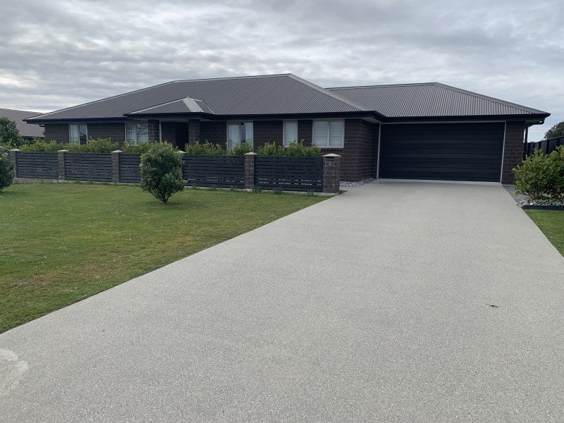 8 Park Street, Hokitika - Carousel 1