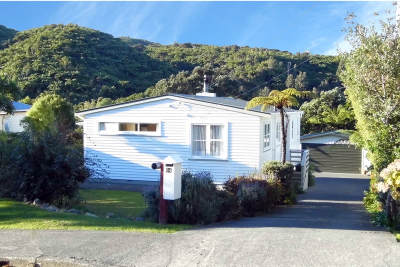24 Foster Crescent, Belmont, Lower Hutt - Carousel 2