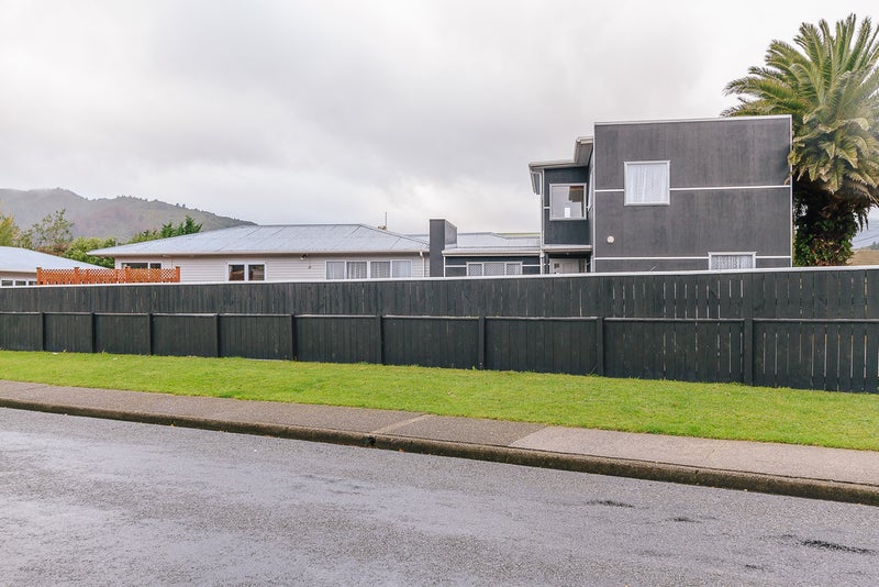 1 Hinau Grove, Wainuiomata, Lower Hutt - Carousel 1