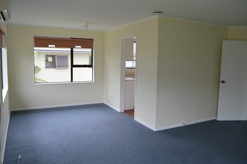 28 Beaumaris Crescent, Ascot Park, Porirua - Carousel 2