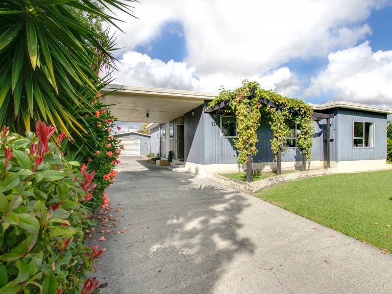 27 Lyttelton Crescent, Tamatea, Napier - Carousel 1