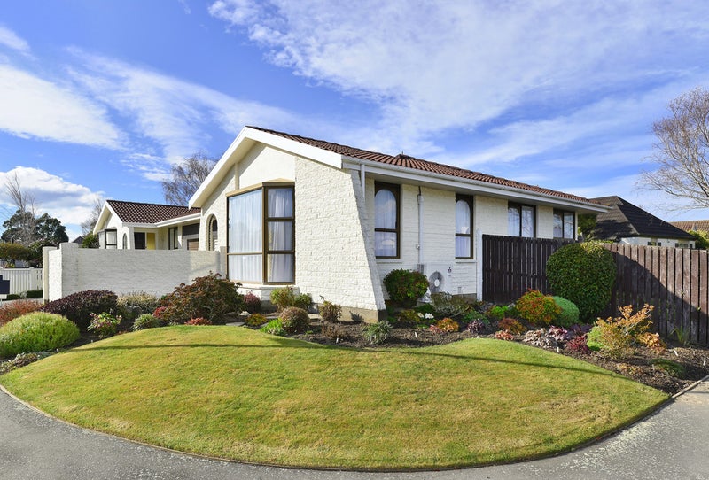 1/2 Calbreath Place, Russley, Christchurch - Carousel 1