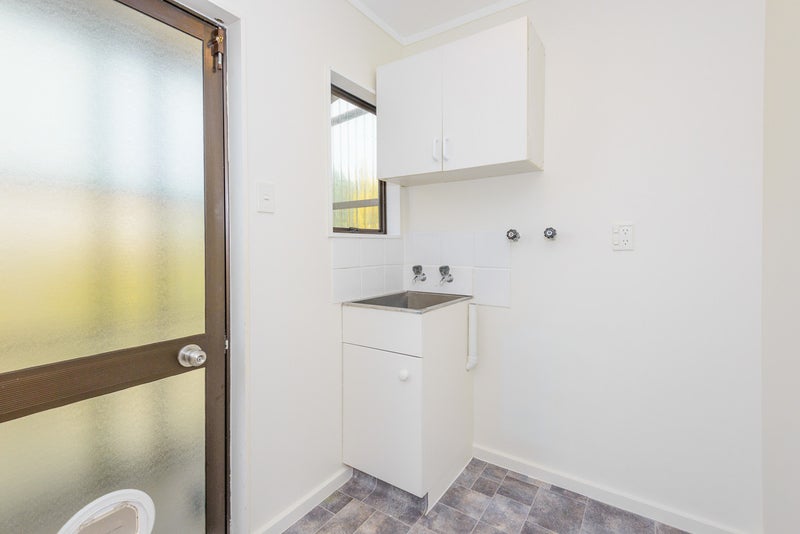 11 Peter Hall Drive, Kelvin Grove, Palmerston North - Carousel 14