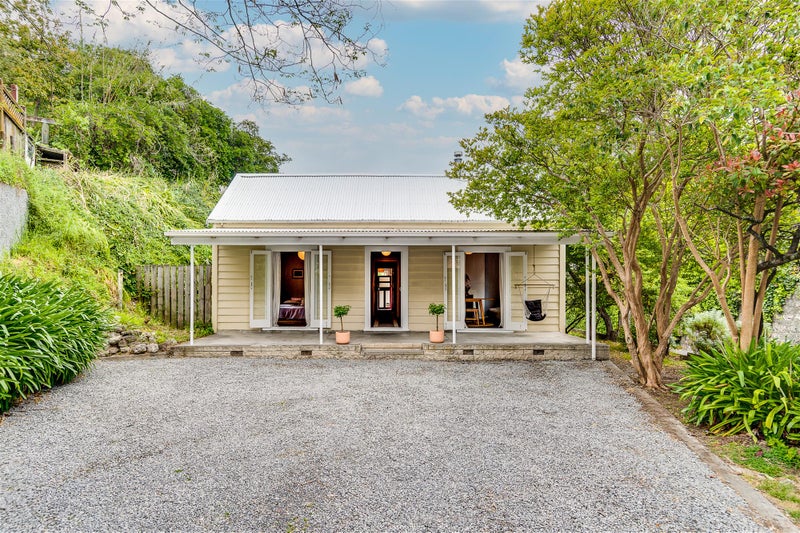 1 Cameron Road, Bluff Hill, Napier - Carousel 1