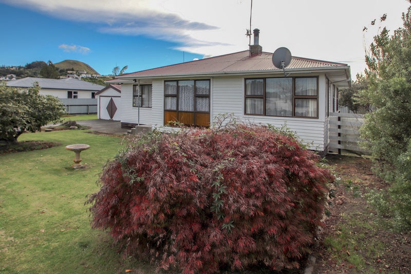 10 Warwick Crescent, Taradale, Napier - Carousel 1