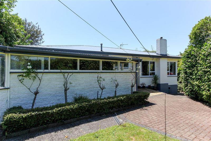 11 Fernleigh Street, Ferndale, New Plymouth - Carousel 1