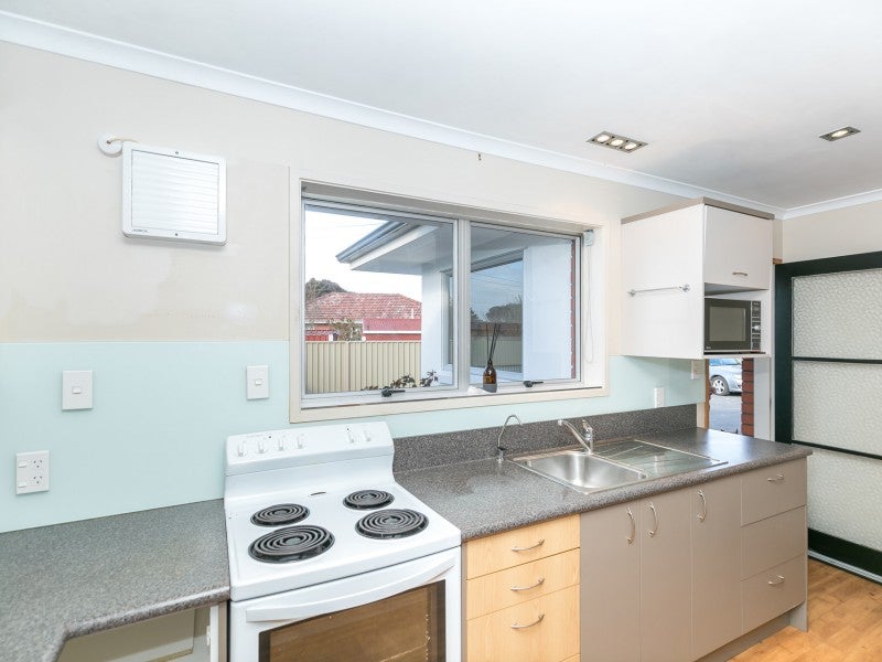 25A Haultain Street, Fairfield, Hamilton - Carousel 2