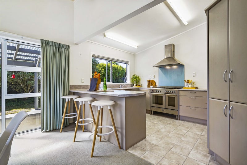 56 Chedworth Avenue, Chedworth, Hamilton - Carousel 2