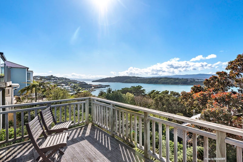81 Overtoun Terrace, Hataitai, Wellington - Carousel 1