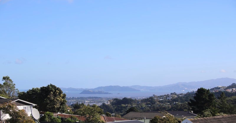 14 Christchurch Crescent, Kelson, Lower Hutt - Carousel 1