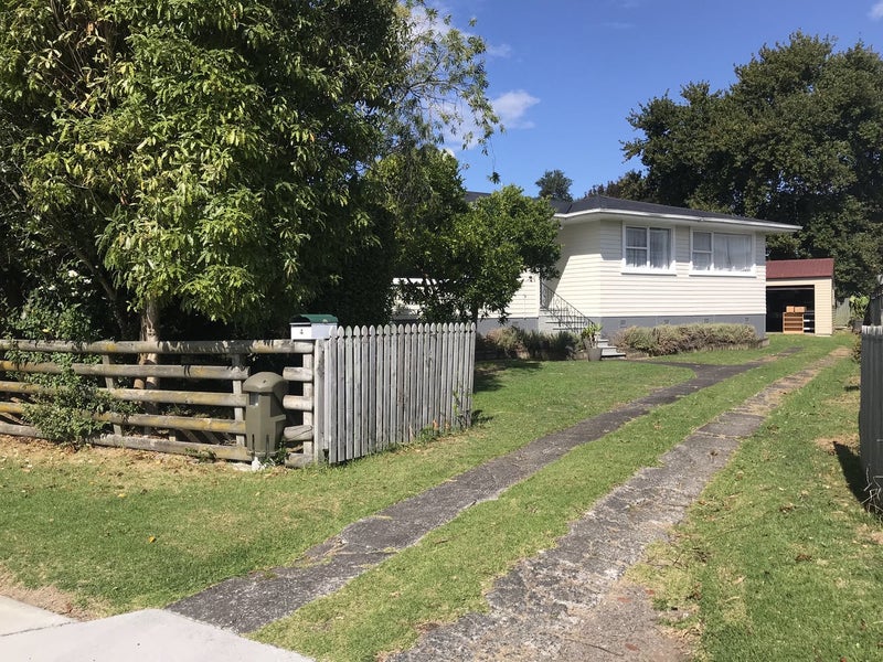 4 Hereford Street, Te Atatu Peninsula, Auckland - Carousel 10